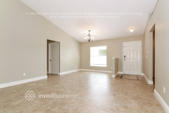 Building Photo - 2806 Mnr Hl Dr