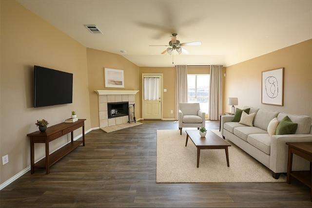 Building Photo - 13520 Valley Mills Dr