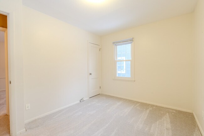 Building Photo - 6825 Xerxes Ave S