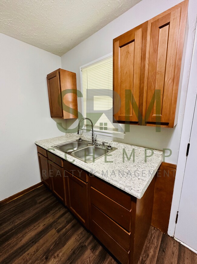 Building Photo - Updated 3BR in Okolona- Section 8 accepted