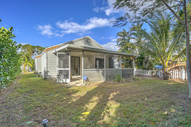 Building Photo - 1396 Sweet William Ln