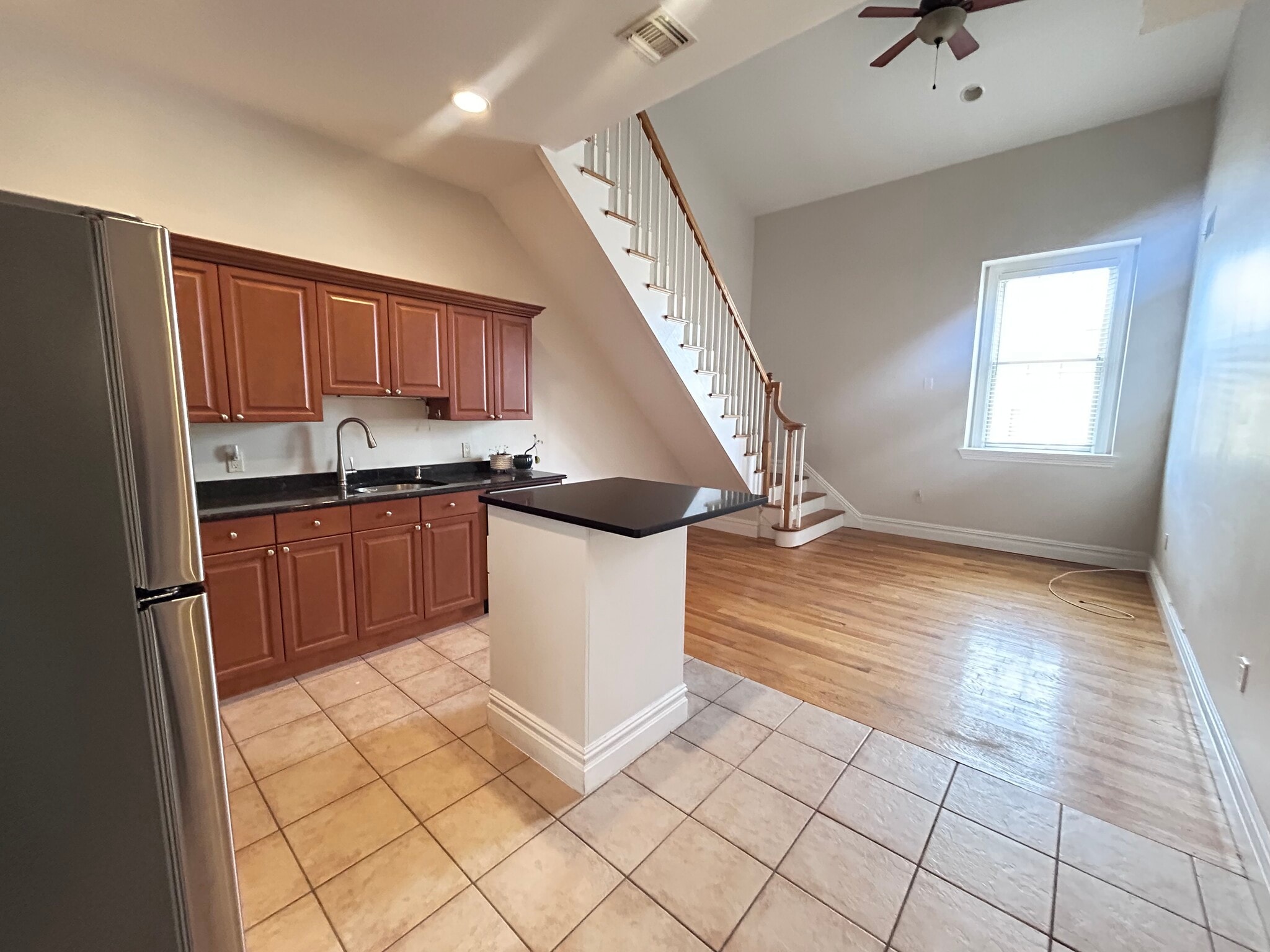 Building Photo - 1 John St