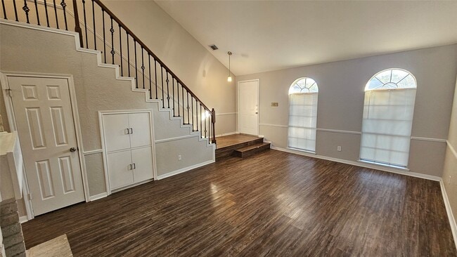 Building Photo - 19522 Lake Hollow Ln