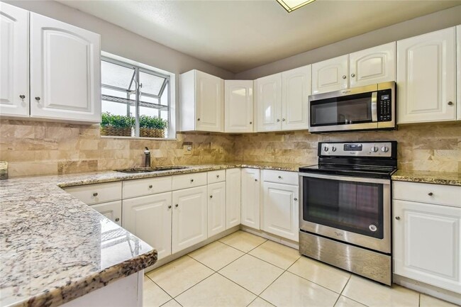 Building Photo - 1300 Farragut Dr N