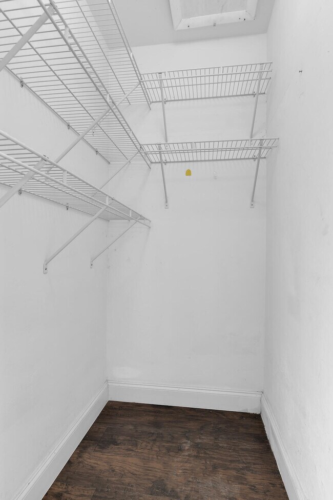 Building Photo - 1821 Montague St