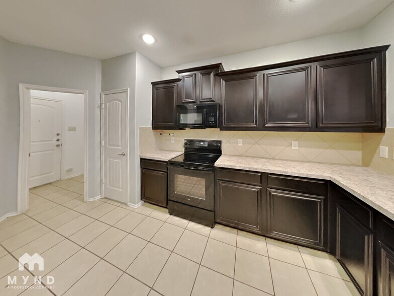 Building Photo - 414 Jasmine Cir
