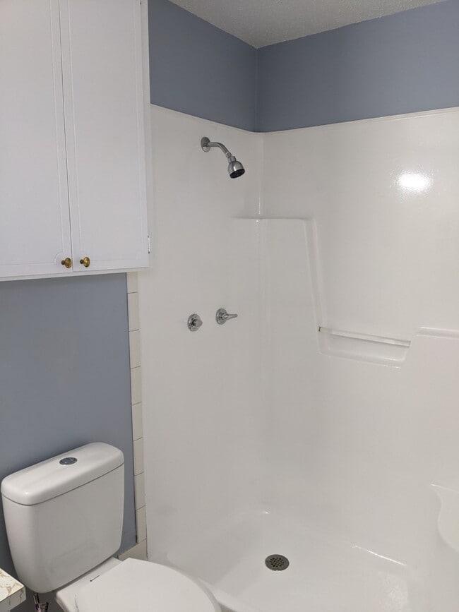 Building Photo - 2203 Glen Haven Dr