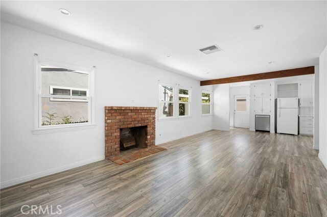 Building Photo - 6438 Densmore Ave