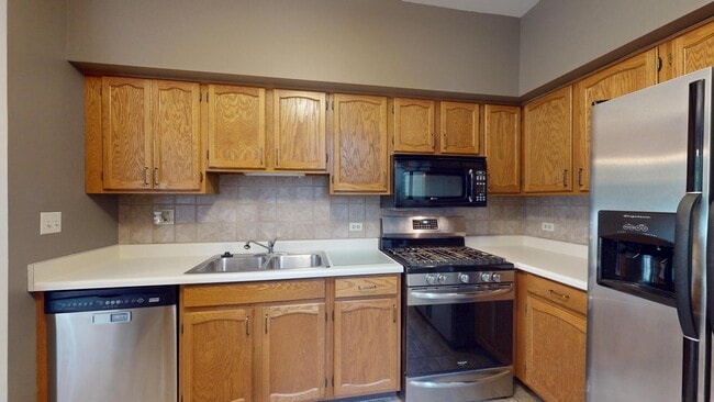 Building Photo - 1237 Cranbrook Dr