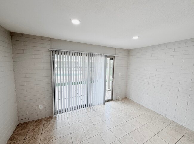 Building Photo - SAGO GARDENS