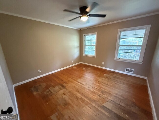 Building Photo - 412 Roberson St