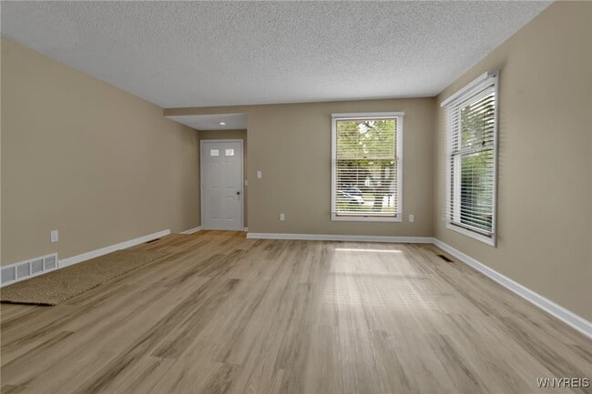 Building Photo - 16 Hubbardston Pl