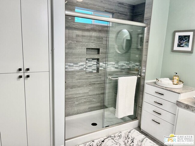 Building Photo - 73450 Country Club Dr