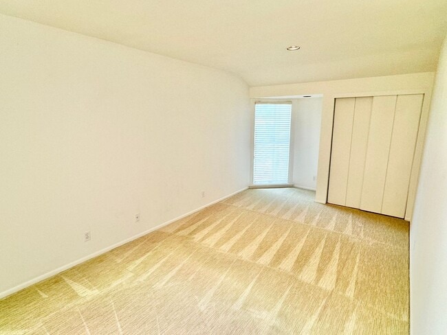 Building Photo - 5629 Marialinda St
