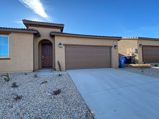 Building Photo - Beautiful Home with Solar