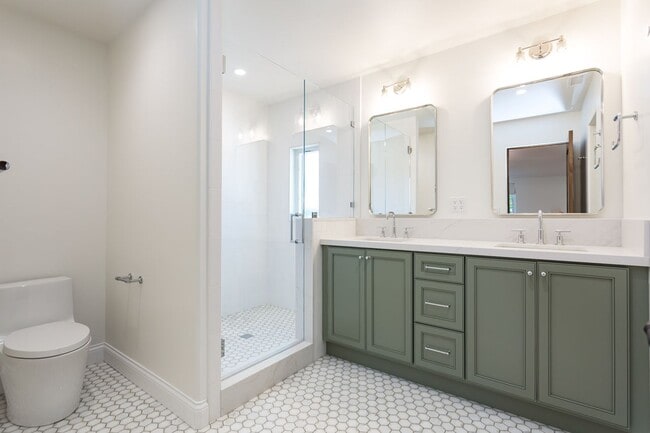 Building Photo - Restored 1928 Spanish in the Heart of Kensington