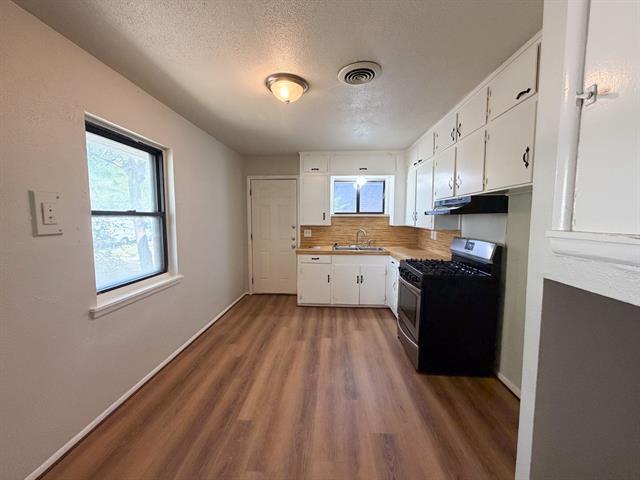 Building Photo - 118 Brazos St