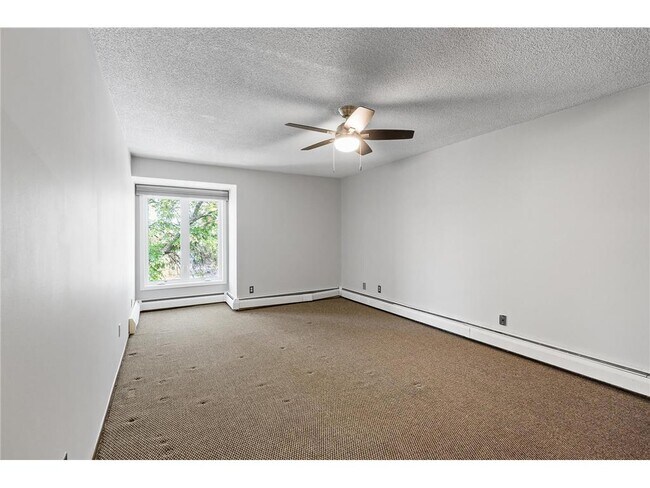 Building Photo - 450 Ford Rd