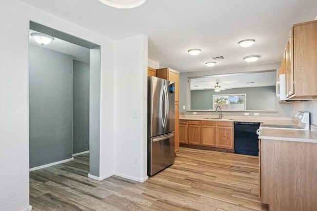 Building Photo - Very nice 3 bedroom 2 bath home