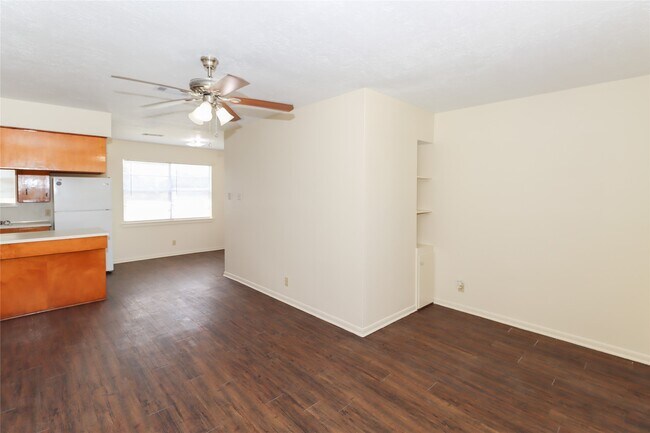 Building Photo - 306 Virginia Dr
