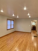 Building Photo - 3355 N Ottawa Ave