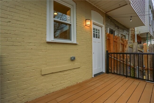 Building Photo - 5619 Hays St