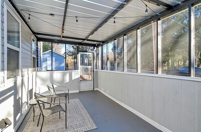 Building Photo - 1200 Fordham Rd