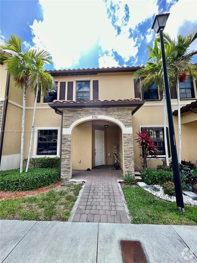 Building Photo - 9336 W 33rd Ave