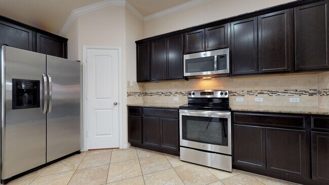 Primary Photo - AMAZING 4 BEDROOM IN WHITE ROCK ESTATES FR...