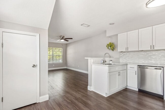 Building Photo - Live the Beach Life – Just One Block from ...