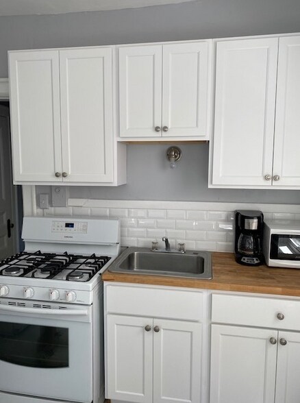 Building Photo - 405 Elmwood Ave