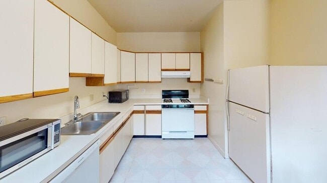 Building Photo - 319 Catherine St