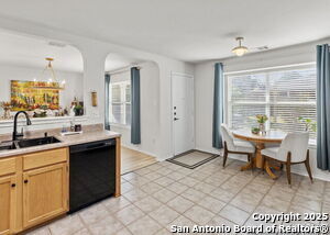 Building Photo - 502 Arabian