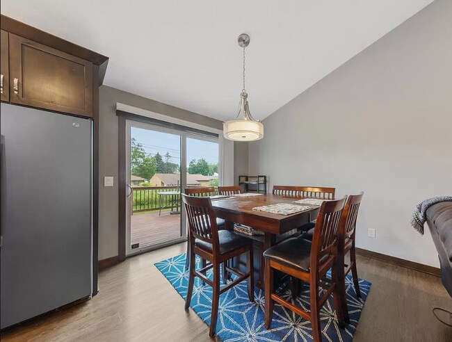 Building Photo - 1253 Turnberry Dr SE