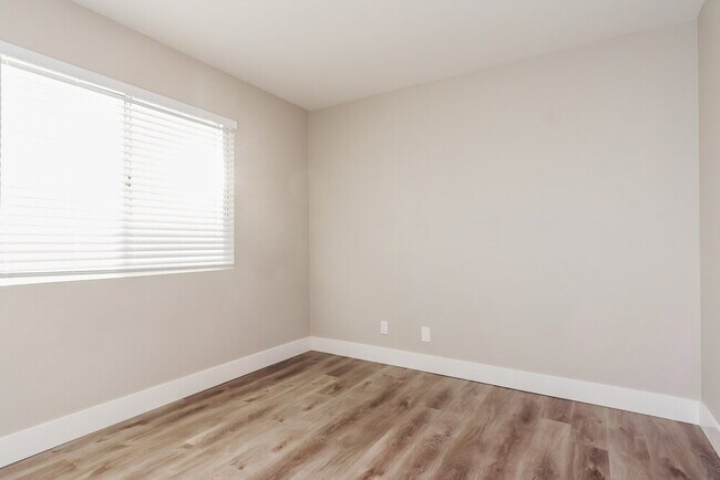 Building Photo - 333 Santa Monica Dr