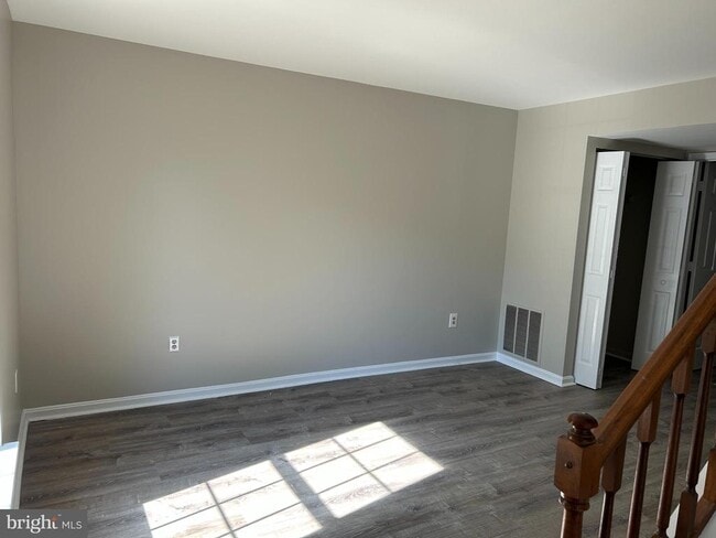 Building Photo - 1231 Timber View Dr