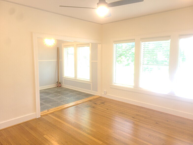 Living Hall - 4703 Chenevert St