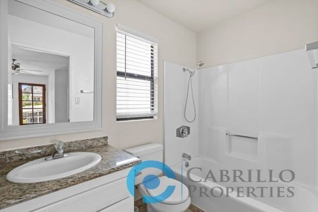 Building Photo - 629 Bonair Way