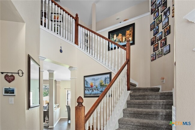 Building Photo - 504 Lakota Ln