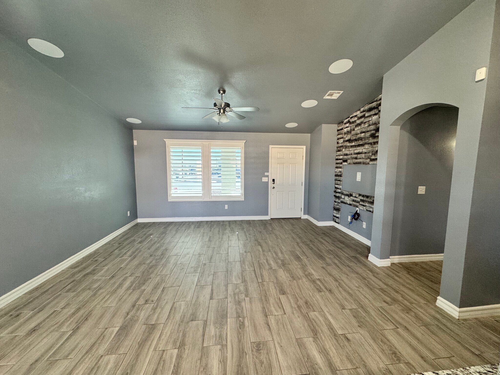 Building Photo - 14233 Escalera Dr