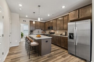 Building Photo - Pax Place at Cascades