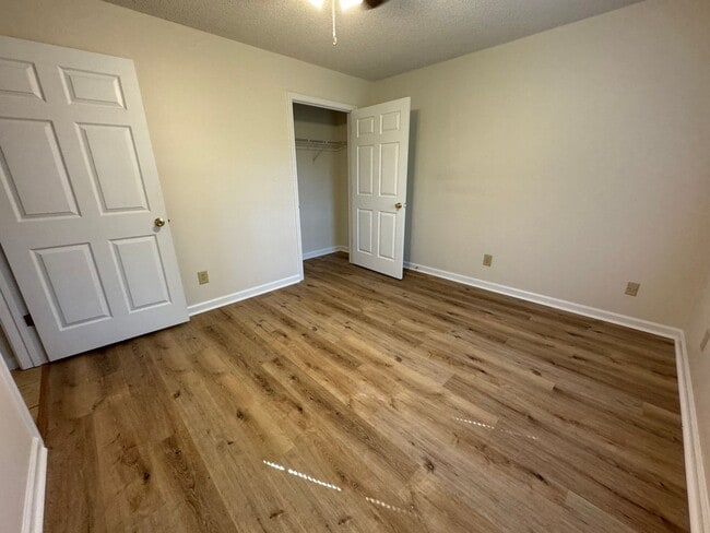 Building Photo - 32 Wilma Dr NW