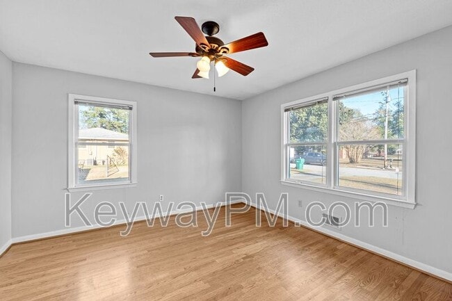 Building Photo - 116 Thomas Dr