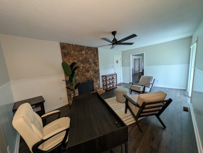 Building Photo - 35 Thomas Cove