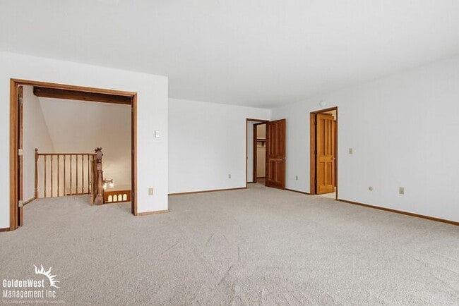 Building Photo - Spacious and Inviting 4Bdm 3Ba Home Nestled in the Scenic Hills of Fallbrook!