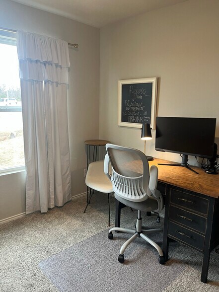 Building Photo - 326 Starlight Dr