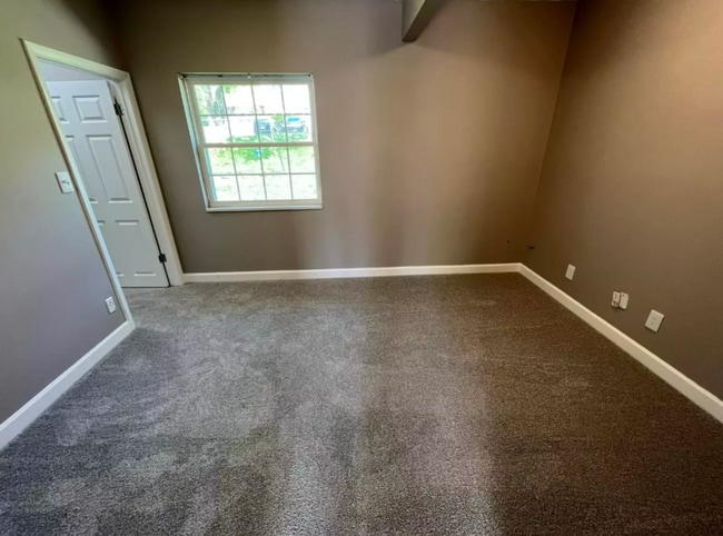 Building Photo - Lakewood Flats and Townhomes