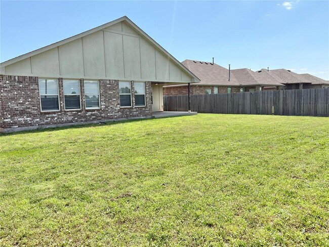 Building Photo - 709 SW 149th Pl