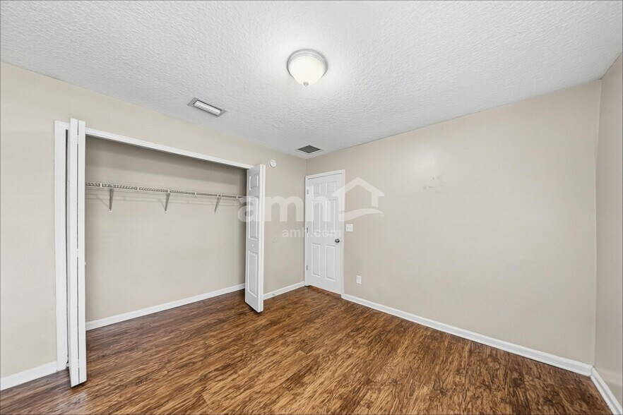 Building Photo - 14003 Golden Eagle Dr