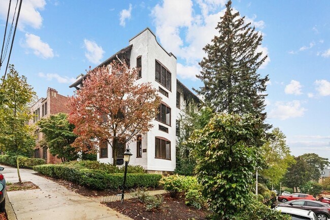 Building Photo - 222 Rawson Rd